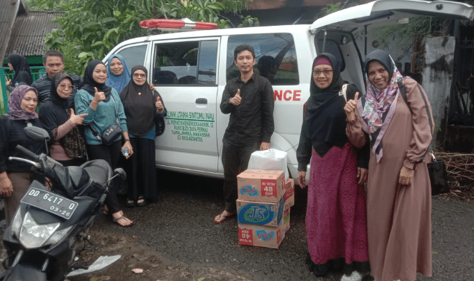 KKLT Gercep Salurkan Bantuan untuk Korban Banjir di Perumnas Antang Makassar, Senin (23/12/2024).